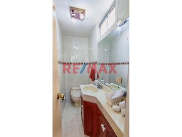 Venta De Hermoso Departamento Limite Con San Isidro