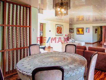 Venta De Hermoso Departamento Limite Con San Isidro
