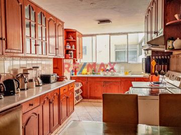 Venta De Hermoso Departamento Limite Con San Isidro