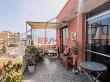 Venta De Hermoso Departamento Limite Con San Isidro