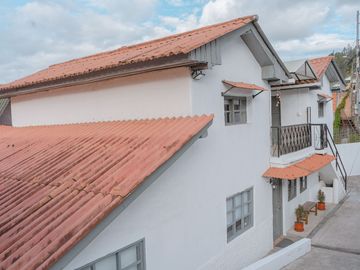 Amplia Casa Rústica en Venta, Sector Lazareto, Cuenca