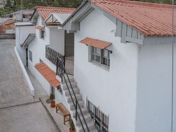Amplia Casa Rústica en Venta, Sector Lazareto, Cuenca