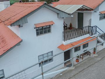 Amplia Casa Rústica en Venta, Sector Lazareto, Cuenca