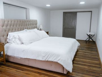 Amplia Casa Rústica en Venta, Sector Lazareto, Cuenca