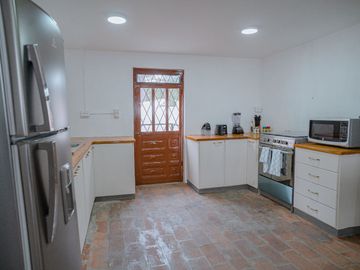 Amplia Casa Rústica en Venta, Sector Lazareto, Cuenca