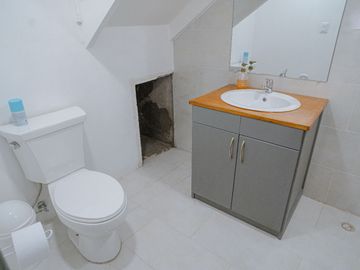 Amplia Casa Rústica en Venta, Sector Lazareto, Cuenca
