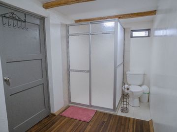 Amplia Casa Rústica en Venta, Sector Lazareto, Cuenca