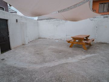 Amplia Casa Rústica en Venta, Sector Lazareto, Cuenca