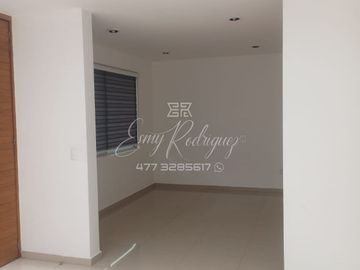CASA EN VENTA, SIERRA NOGAL. León,Gto; 3 REC. TODAS CON BAÑO, CERCA DE LA IBERO, EXCELENTE OPORTUNIDAD