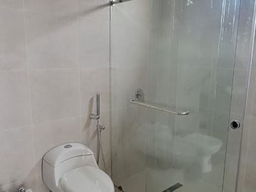 En venta lujosa y moderna casa en Isla Celeste, etapa Estribor, via a Samborondon