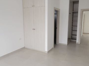 En venta lujosa y moderna casa en Isla Celeste, etapa Estribor, via a Samborondon