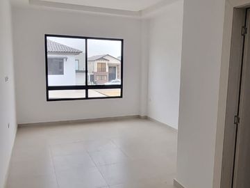En venta lujosa y moderna casa en Isla Celeste, etapa Estribor, via a Samborondon