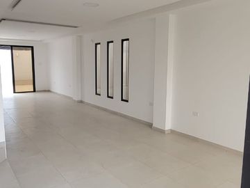 En venta lujosa y moderna casa en Isla Celeste, etapa Estribor, via a Samborondon