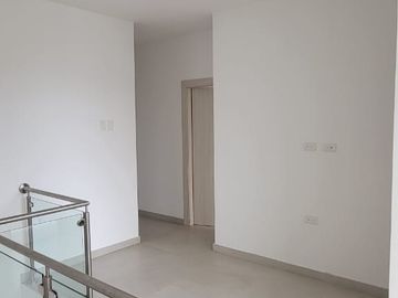 En venta lujosa y moderna casa en Isla Celeste, etapa Estribor, via a Samborondon