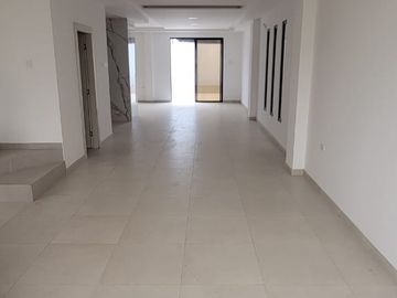 En venta lujosa y moderna casa en Isla Celeste, etapa Estribor, via a Samborondon
