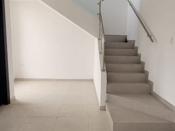 En venta lujosa y moderna casa en Isla Celeste, etapa Estribor, via a Samborondon