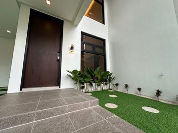 Modern 2-Storey Contemporary House and Lot for SALE with Pool in Angeles City near Clark