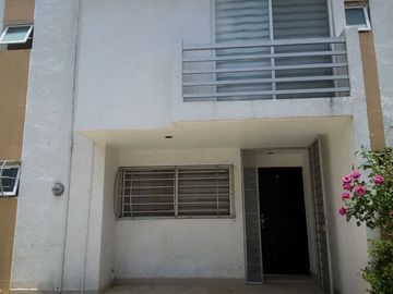 CASA EN VENTA EN PARQUES DE TESISTAN, ZAPOPAN JALISCO.