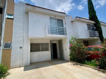 CASA EN VENTA EN PARQUES DE TESISTAN, ZAPOPAN JALISCO.