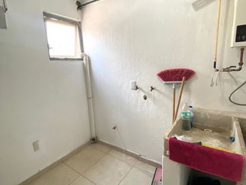 CASA EN VENTA EN PARQUES DE TESISTAN, ZAPOPAN JALISCO.
