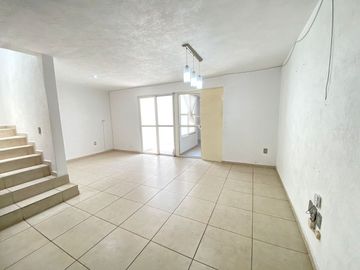 CASA EN VENTA EN PARQUES DE TESISTAN, ZAPOPAN JALISCO.