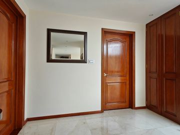 Casa en Venta en Metepec con amplio terreno, acabados de lujo.