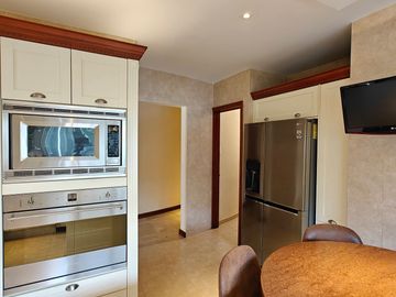 Casa en Venta en Metepec con amplio terreno, acabados de lujo.
