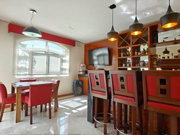Casa en Venta en Metepec con amplio terreno, acabados de lujo.