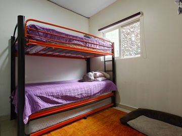 Casa en Venta en Metepec con amplio terreno, acabados de lujo.