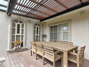 Casa en Venta en Metepec con amplio terreno, acabados de lujo.