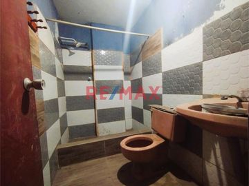 ¡Oportunidad Única! Casa De Dos Pisos Con Entrada Independiente, A Solo Unos Pasos De Avenida Universitaria En Carabayllo