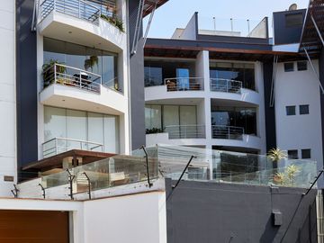 BAJÓ DE PRECIO!!! Departamento vista exterior a Parque Bella Luz, Chacarilla, Surco