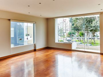 BAJÓ DE PRECIO!!! Departamento vista exterior a Parque Bella Luz, Chacarilla, Surco