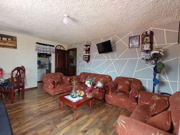 Casa Rentera en Venta en el Sector de la Av. Don Bosco. Oportunidad para Generar Rentas, 4 Departamentos, 1 Suite y Un Estudio.