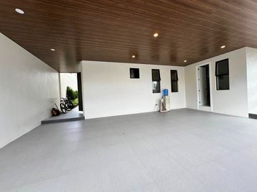 IMPRESSIVE HOUSE WITH ELEVATOR FOR SALE IN BF HOMES