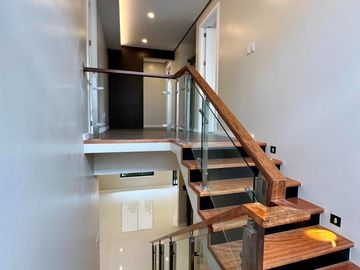 IMPRESSIVE HOUSE WITH ELEVATOR FOR SALE IN BF HOMES