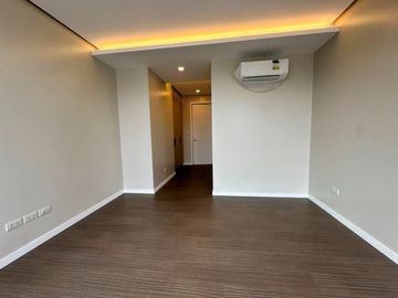 IMPRESSIVE HOUSE WITH ELEVATOR FOR SALE IN BF HOMES