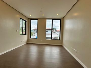 IMPRESSIVE HOUSE WITH ELEVATOR FOR SALE IN BF HOMES