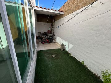 Casa en venta coto Violetas en Valle de las Flores
