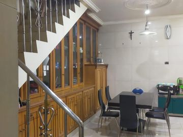 Dijual & Disewakan Rumah 2 Lantai, Bagus, Semi Furnished, Bebas Banjir, Sunter