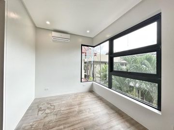 4 Bedrooms Contemporary design Brand new house in Bf Homes