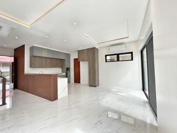 4 Bedrooms Contemporary design Brand new house in Bf Homes