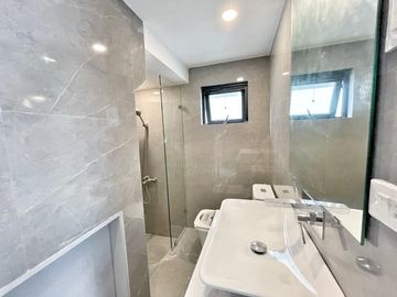 4 Bedrooms Contemporary design Brand new house in Bf Homes