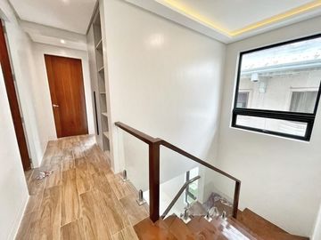 4 Bedrooms Contemporary design Brand new house in Bf Homes