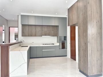 4 Bedrooms Contemporary design Brand new house in Bf Homes