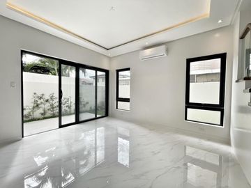 4 Bedrooms Contemporary design Brand new house in Bf Homes