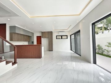 4 Bedrooms Contemporary design Brand new house in Bf Homes