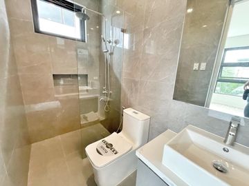 4 Bedrooms Contemporary design Brand new house in Bf Homes