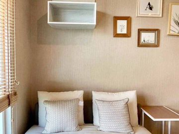 Condo for sale  in town  , Close to Maya Shopping Mall and Nimman best located. fully furnished good business