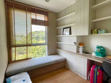 Condo for sale  in town  , Close to Maya Shopping Mall and Nimman best located. fully furnished good business